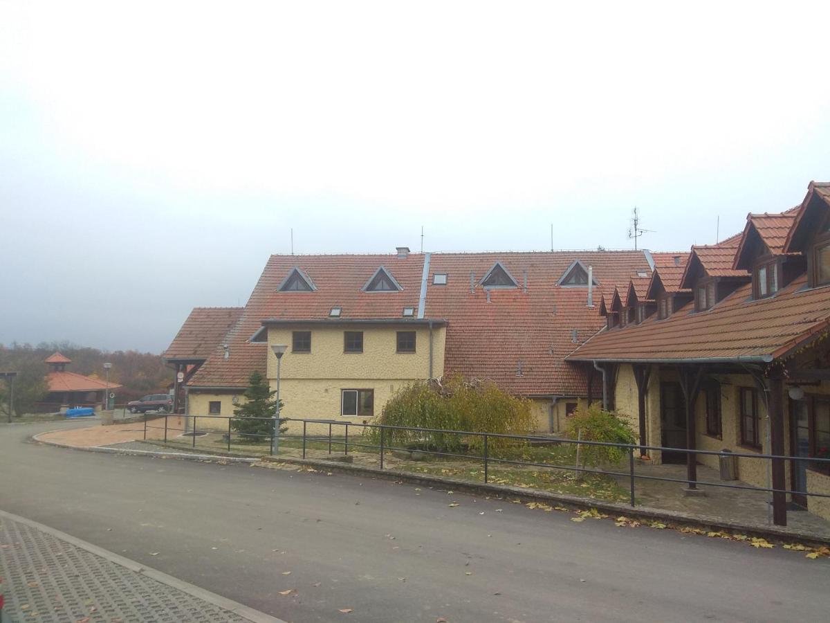 Hotel Statek Olšany Exteriér fotografie